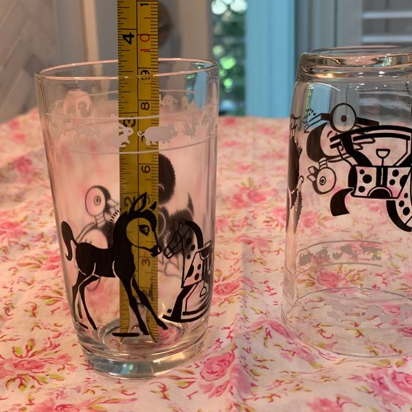 Adorable 1940s Juice/Kids Drinking Glasses (set of 4) - Picture 13 of 16